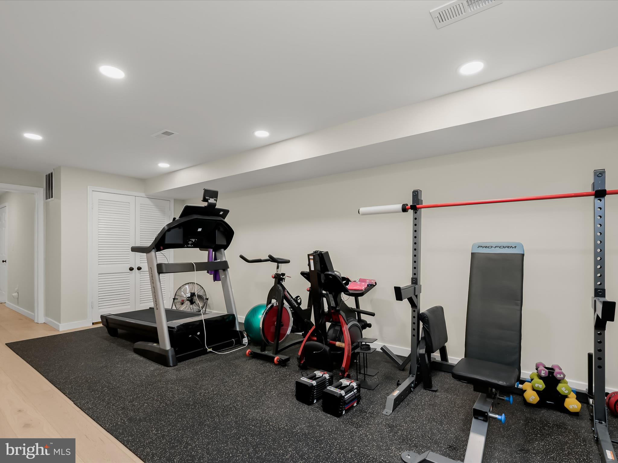 17712 Longdraft Road Gaithersburg, MD 20878 - Photo 61 of 85 Exercise Room