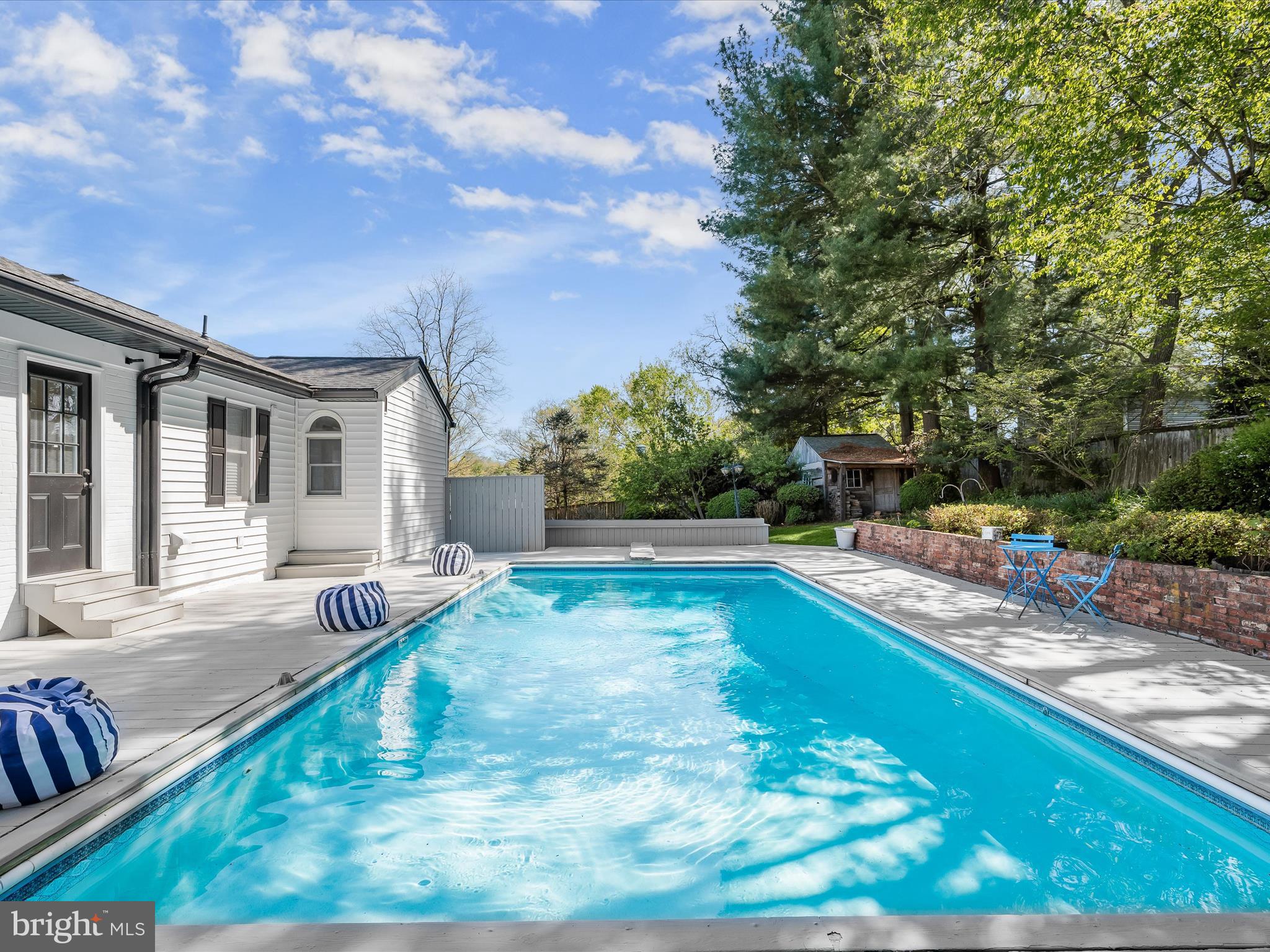17712 Longdraft Road Gaithersburg, MD 20878 - Photo 70 of 85 a view of a house with backyard and sitting area