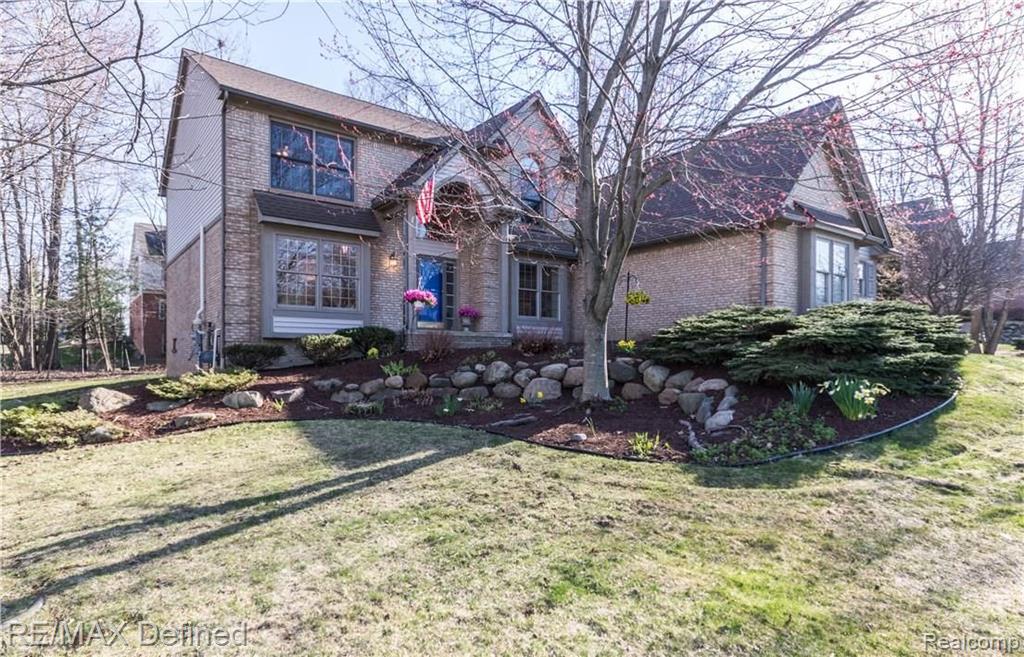 3819 Red Root Road Lake Orion, MI 48360 - Photo 2 of 37