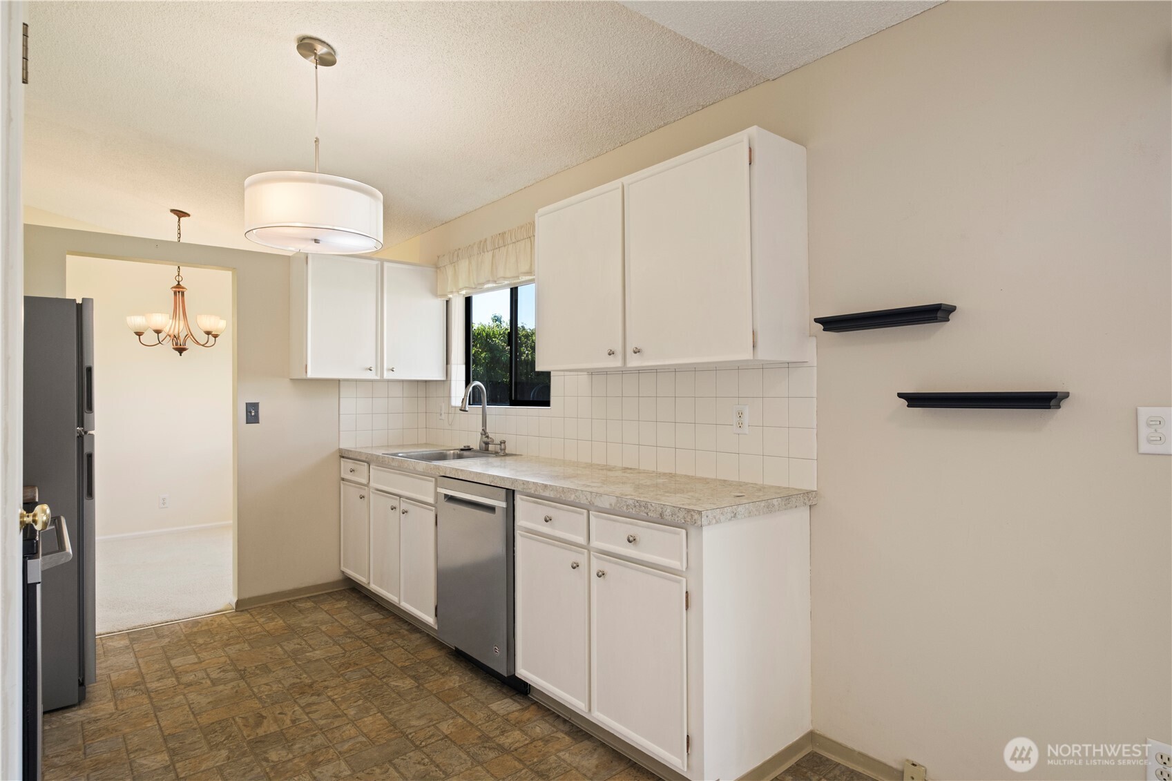 1932 Southeast 17th Court Renton, WA 98055 - Photo 14 of 40 Gallery Image 14