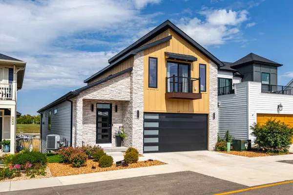 $975,000 | 318 Leeward Way, Ottawa, IL 61350