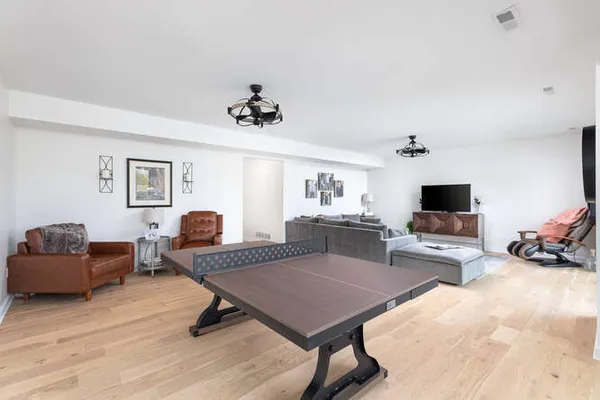 $975,000 | 318 Leeward Way, Ottawa, IL 61350