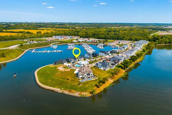 $975,000 | 318 Leeward Way, Ottawa, IL 61350