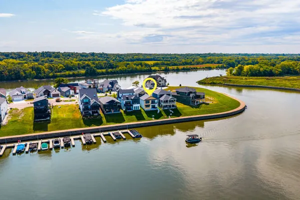 $975,000 | 318 Leeward Way, Ottawa, IL 61350