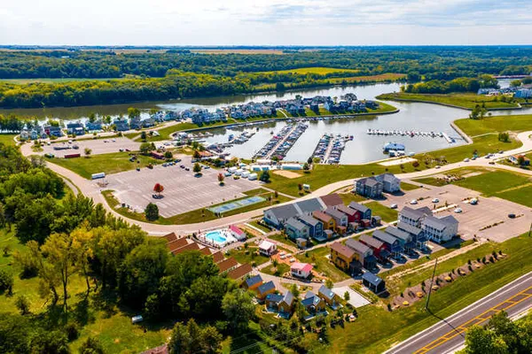 $975,000 | 318 Leeward Way, Ottawa, IL 61350