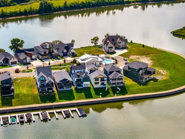 $975,000 | 318 Leeward Way, Ottawa, IL 61350