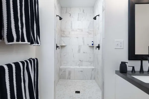 $975,000 | 318 Leeward Way, Ottawa, IL 61350