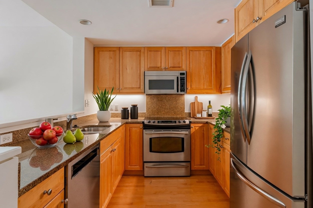 10 Bowdoin Street, Unit 304 Boston, MA 02114 - Photo 2 of 16