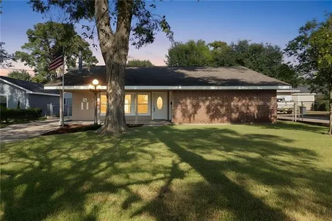 $375,000 | 89 Haroleans Street, Harahan, LA 70123