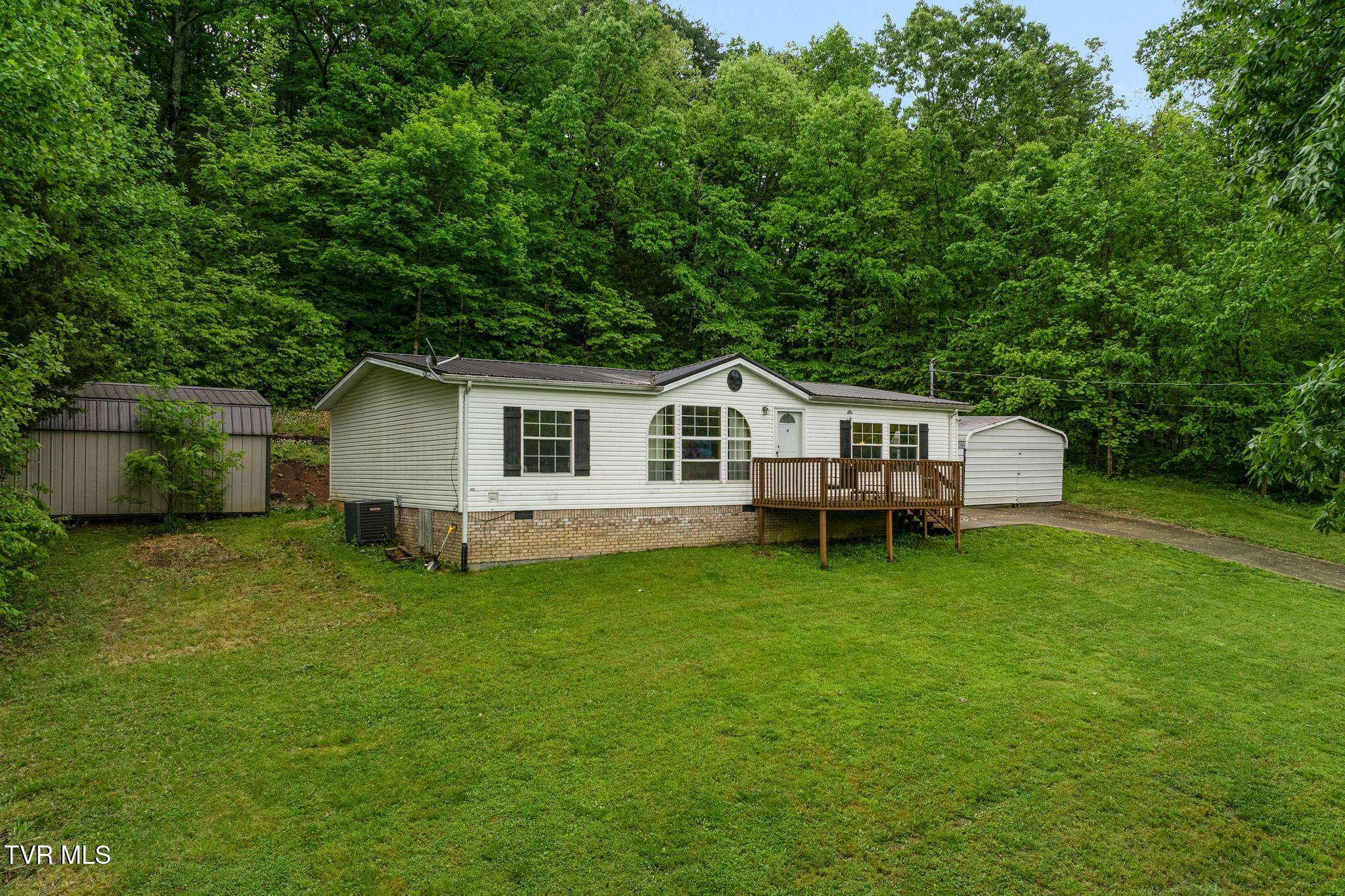 250 Dog Walk Road Greeneville, TN 37745 - Photo 4 of 28 Side view