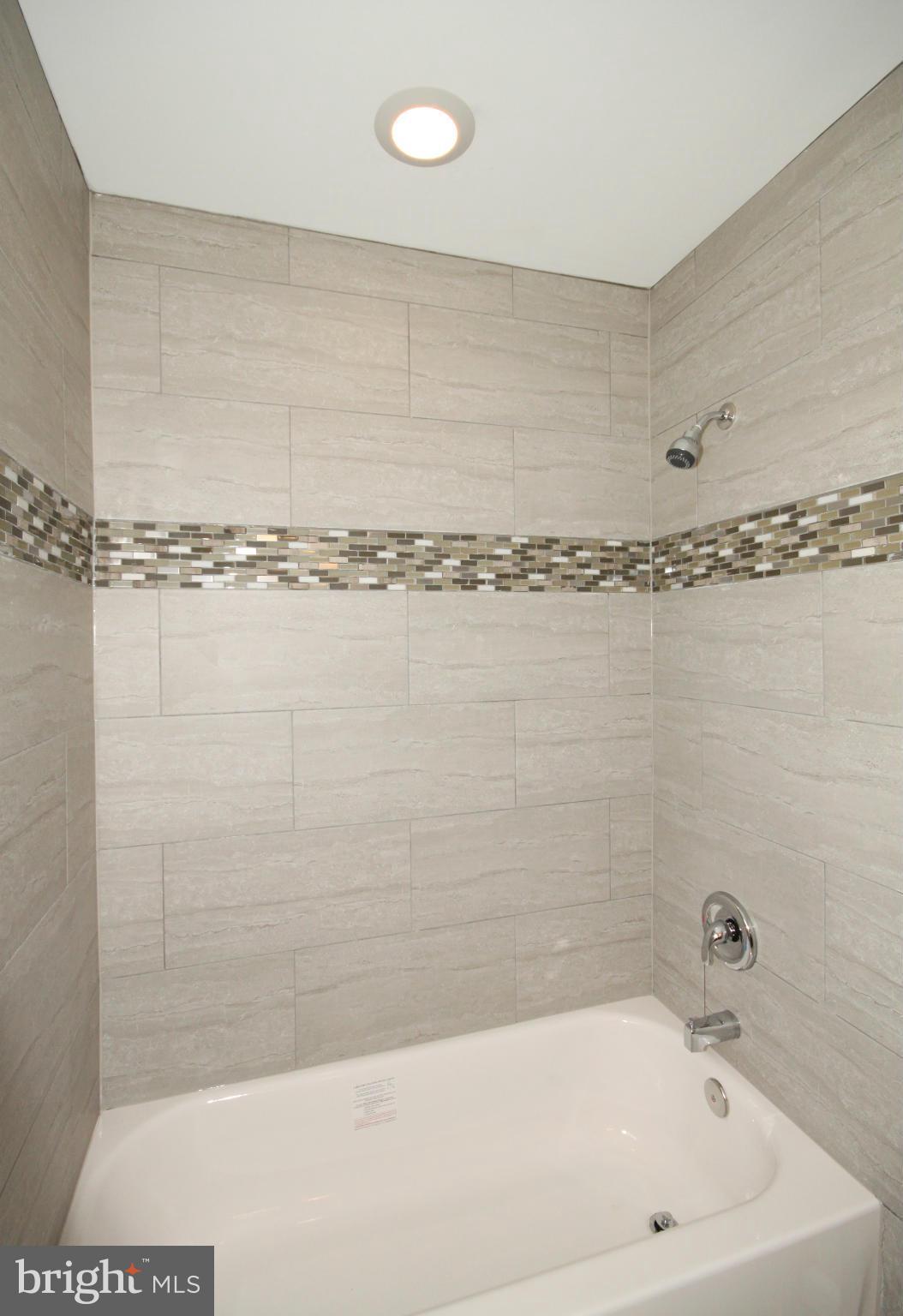 9303 Raintree Road Burke, VA 22015 - Photo 19 of 30 Bath (Master)