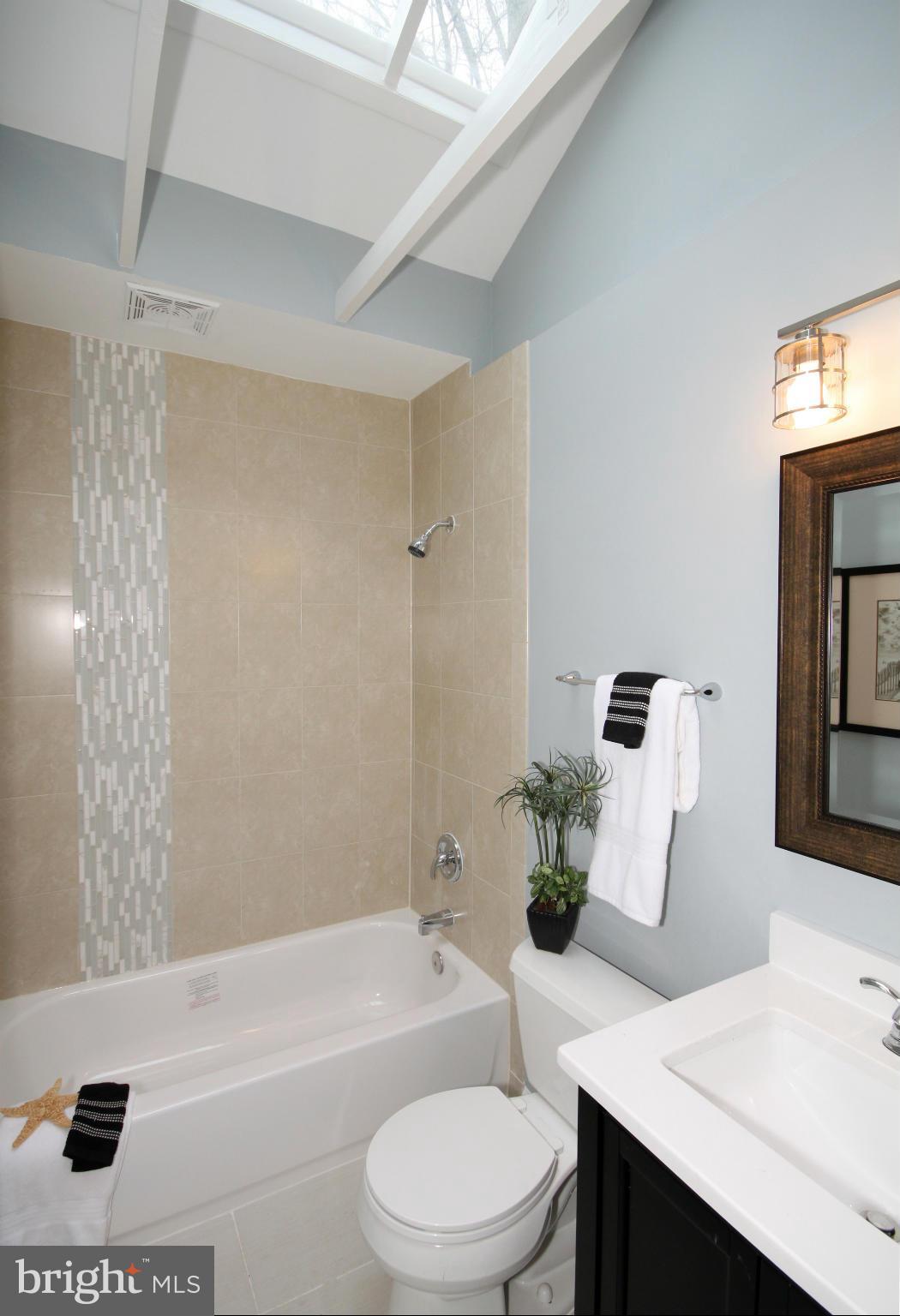 9303 Raintree Road Burke, VA 22015 - Photo 24 of 30 Bath