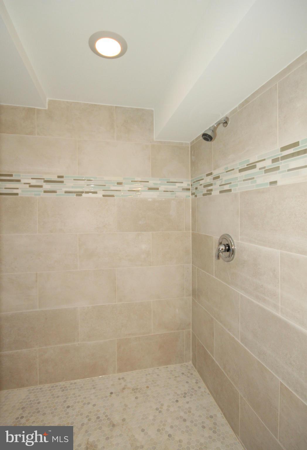 9303 Raintree Road Burke, VA 22015 - Photo 26 of 30 Bath