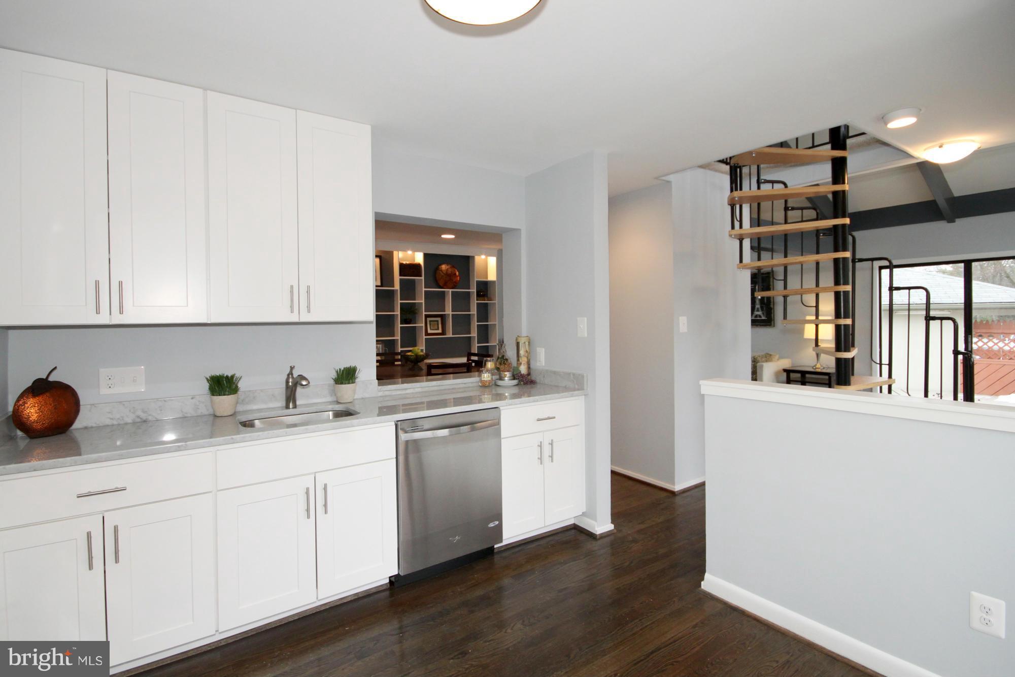 9303 Raintree Road Burke, VA 22015 - Photo 10 of 30 Kitchen