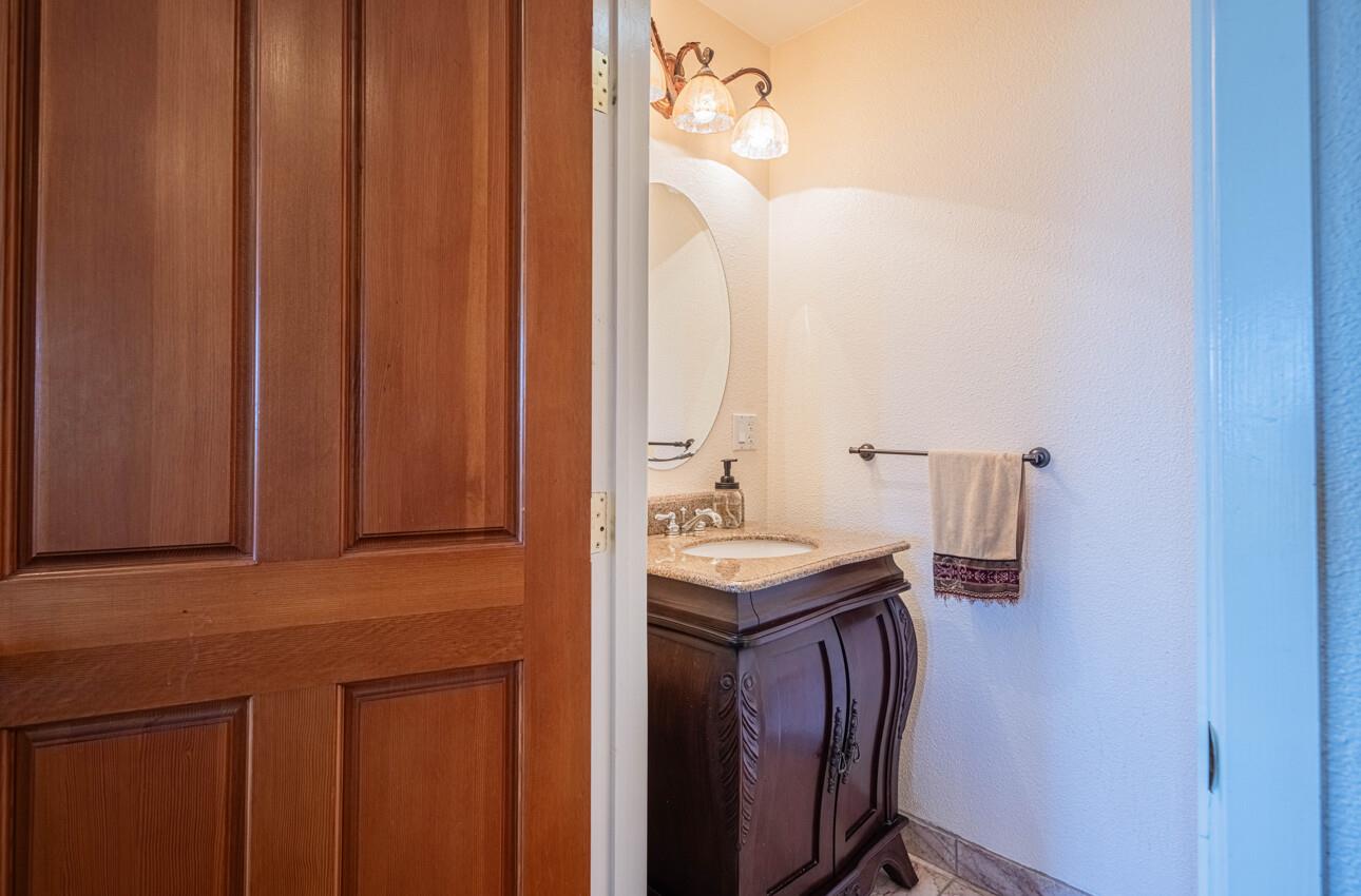 300 Mesa Road Salinas, CA 93908 - Photo 18 of 68