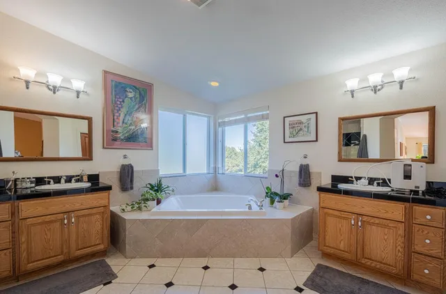 $1,699,000 | 300 Mesa Road, Salinas, CA 93908