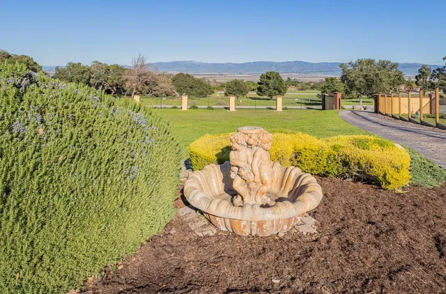 $1,699,000 | 300 Mesa Road, Salinas, CA 93908