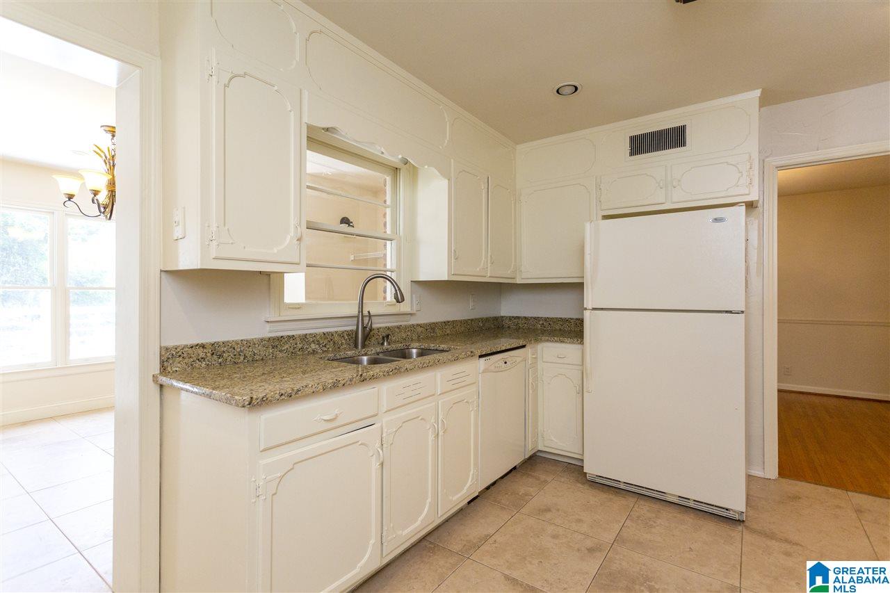 3557 Laurel View Lane Birmingham, AL 35243 - Photo 7 of 41