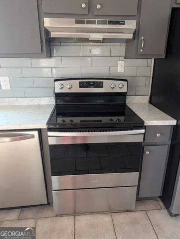 $153,900 | 300 Meadowridge Drive, Warner Robins, GA 31093