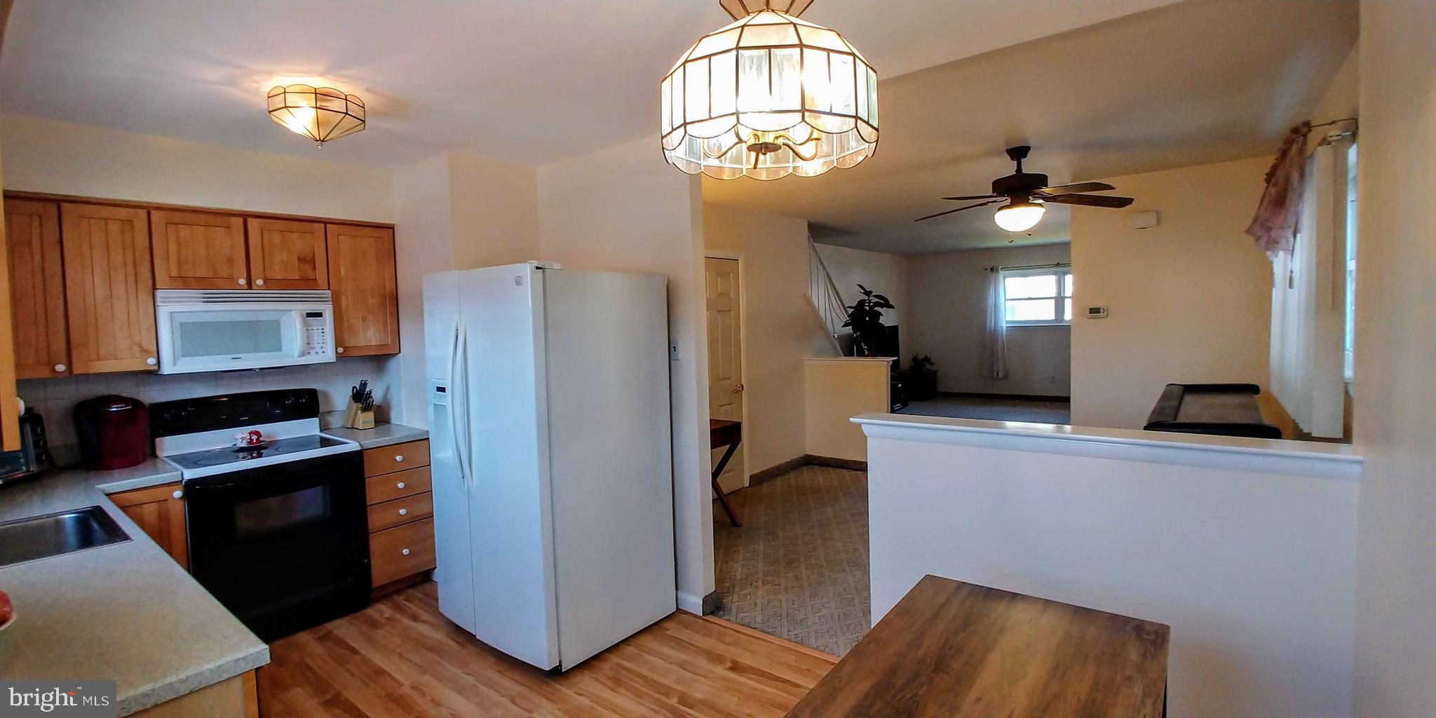 3831 Charteris Road Philadelphia, PA 19154 - Photo 3 of 24