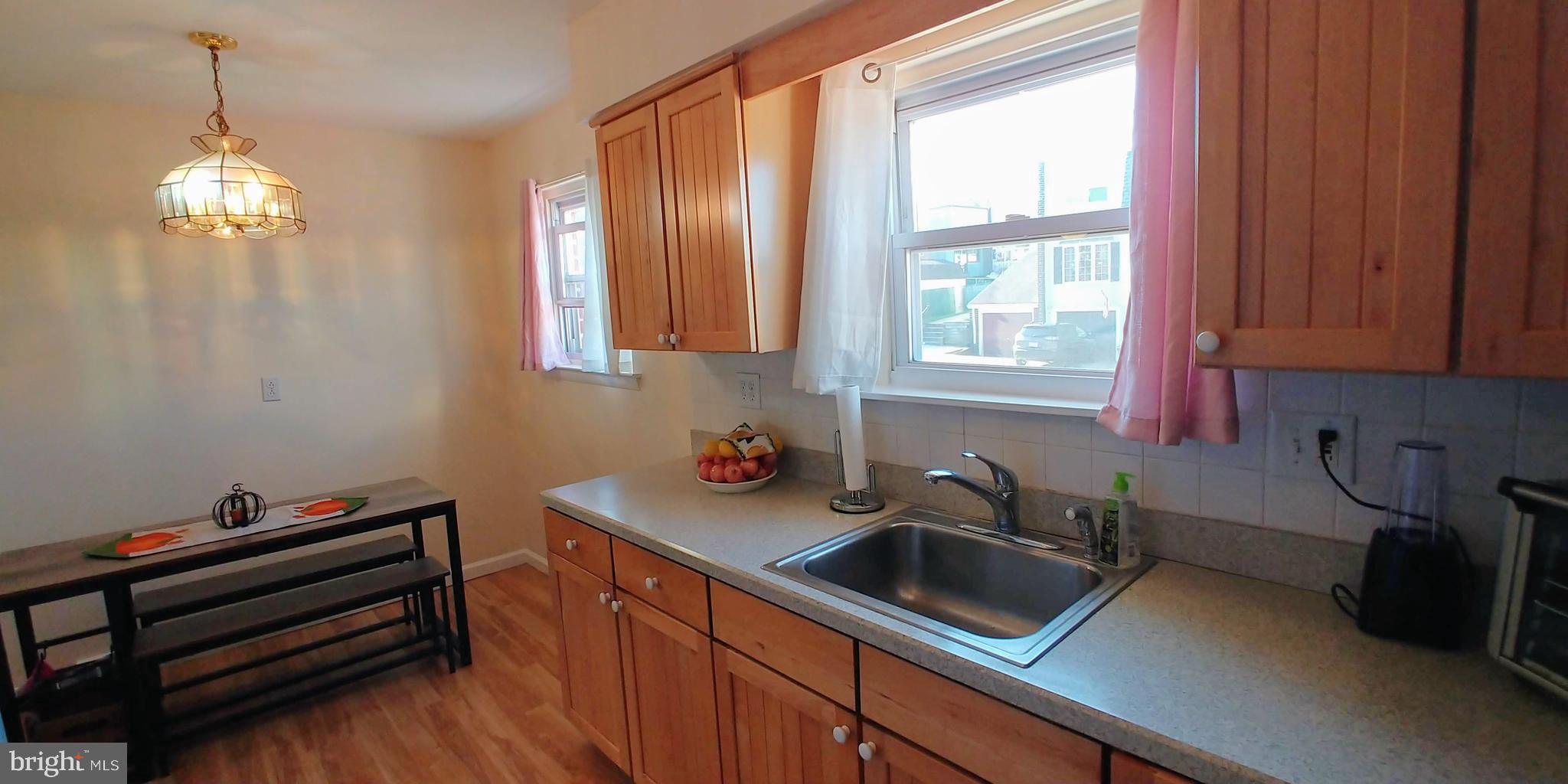 3831 Charteris Road Philadelphia, PA 19154 - Photo 4 of 24