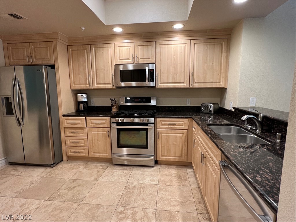 220 East Flamingo Road, Unit 237 Las Vegas, NV 89169 - Photo 6 of 36 Gallery Image 6