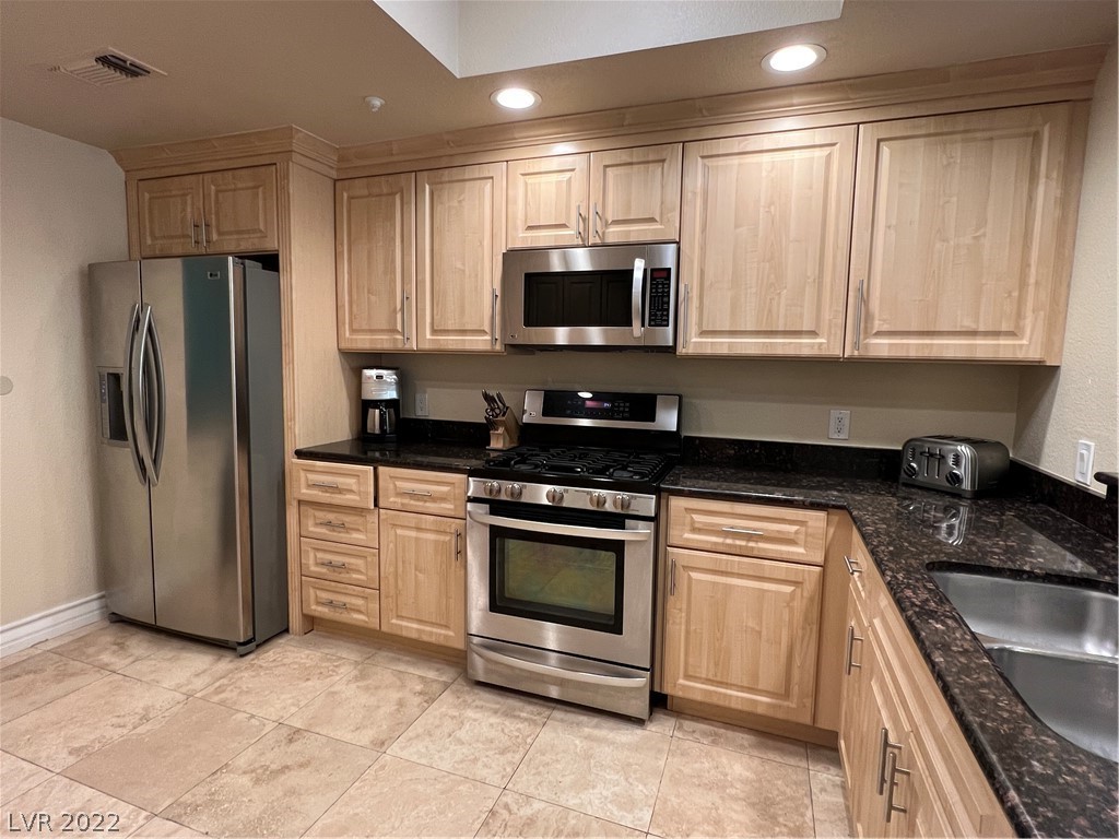220 East Flamingo Road, Unit 237 Las Vegas, NV 89169 - Photo 7 of 36 Gallery Image 7