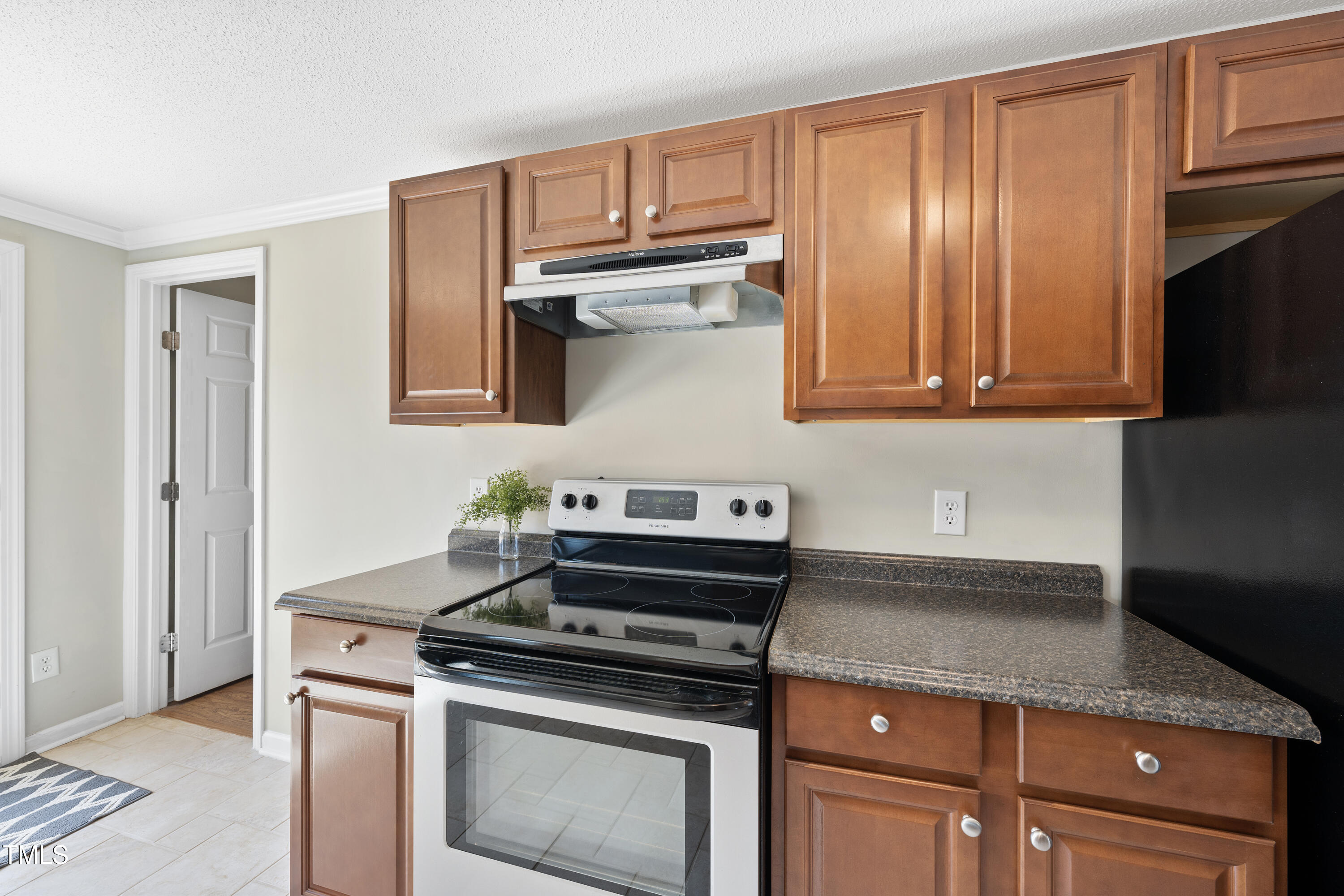 103 Willoughby Lane Cary, NC 27513 - Photo 8 of 21 stove willoughby
