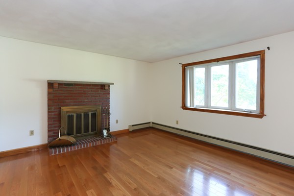 18 Honeysuckle Road Gloucester, MA 01930 - Photo 3 of 12 Gallery Image 3