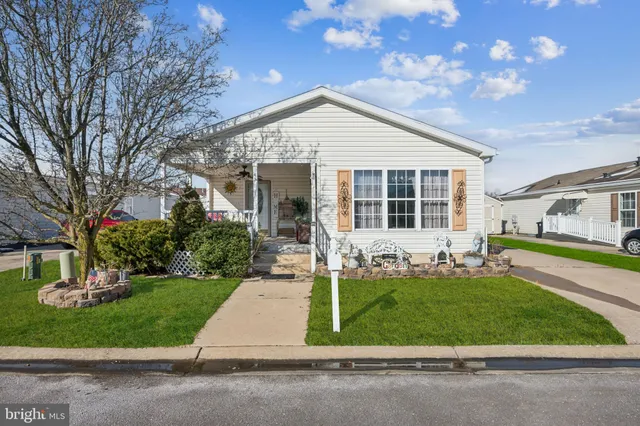 $235,000 | 47 Gregory Drive, Williamstown, NJ 08094