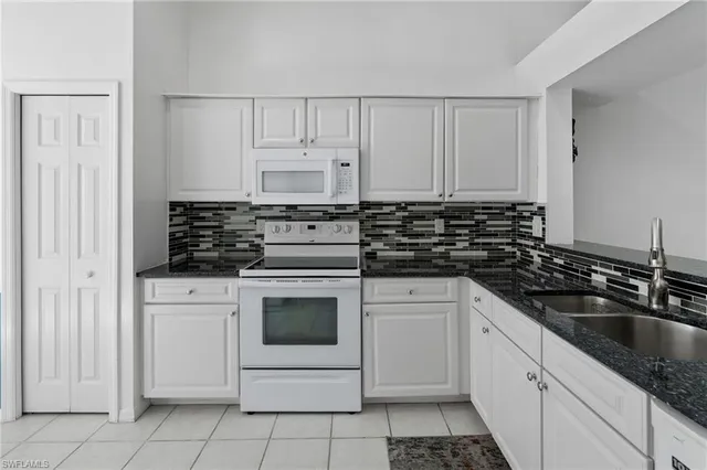 $459,900 | 7077 Lone Oak Boulevard, Naples, FL 34109