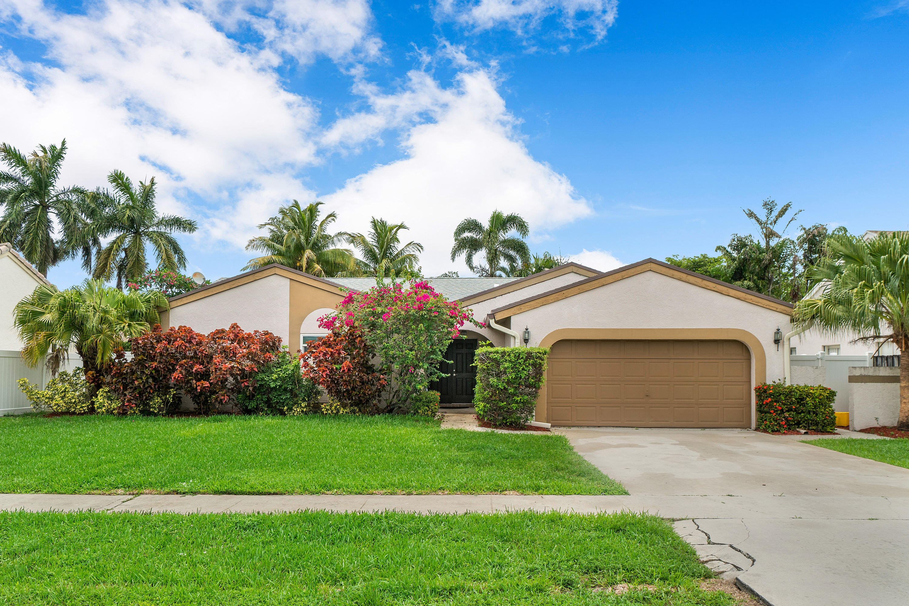 7318 Texas Trail Boca Raton, FL 33487 - Photo 2 of 36 002-7318TexasTrail-BocaRaton-FL-33487-FU