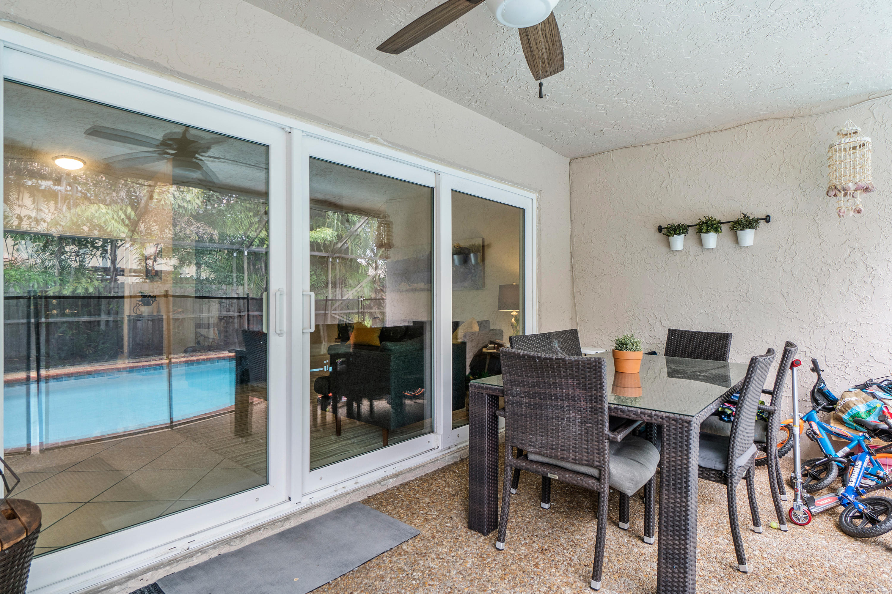 7318 Texas Trail Boca Raton, FL 33487 - Photo 30 of 36 027-7318TexasTrail-BocaRaton-FL-33487-FU