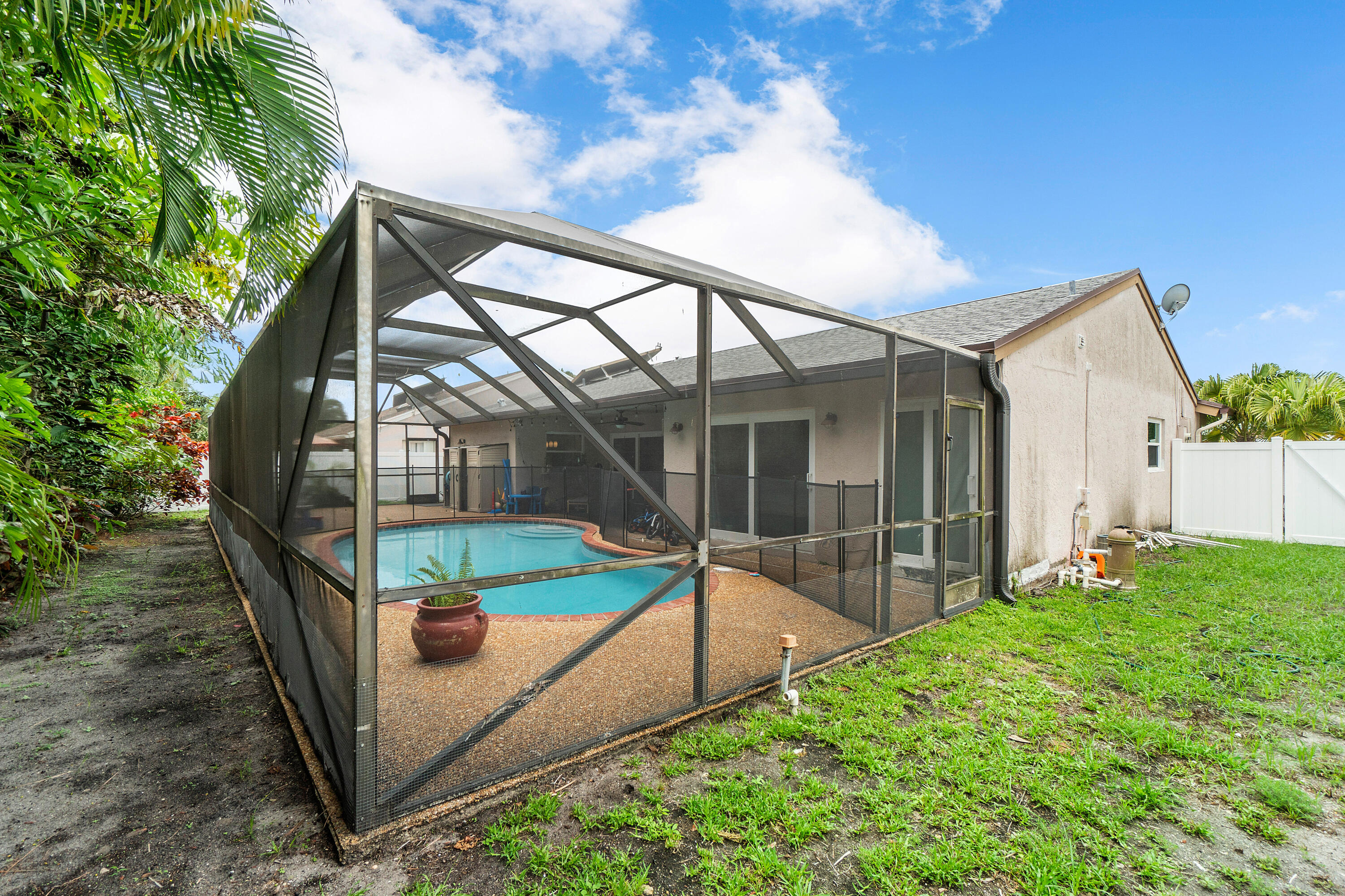 7318 Texas Trail Boca Raton, FL 33487 - Photo 33 of 36 030-7318TexasTrail-BocaRaton-FL-33487-FU