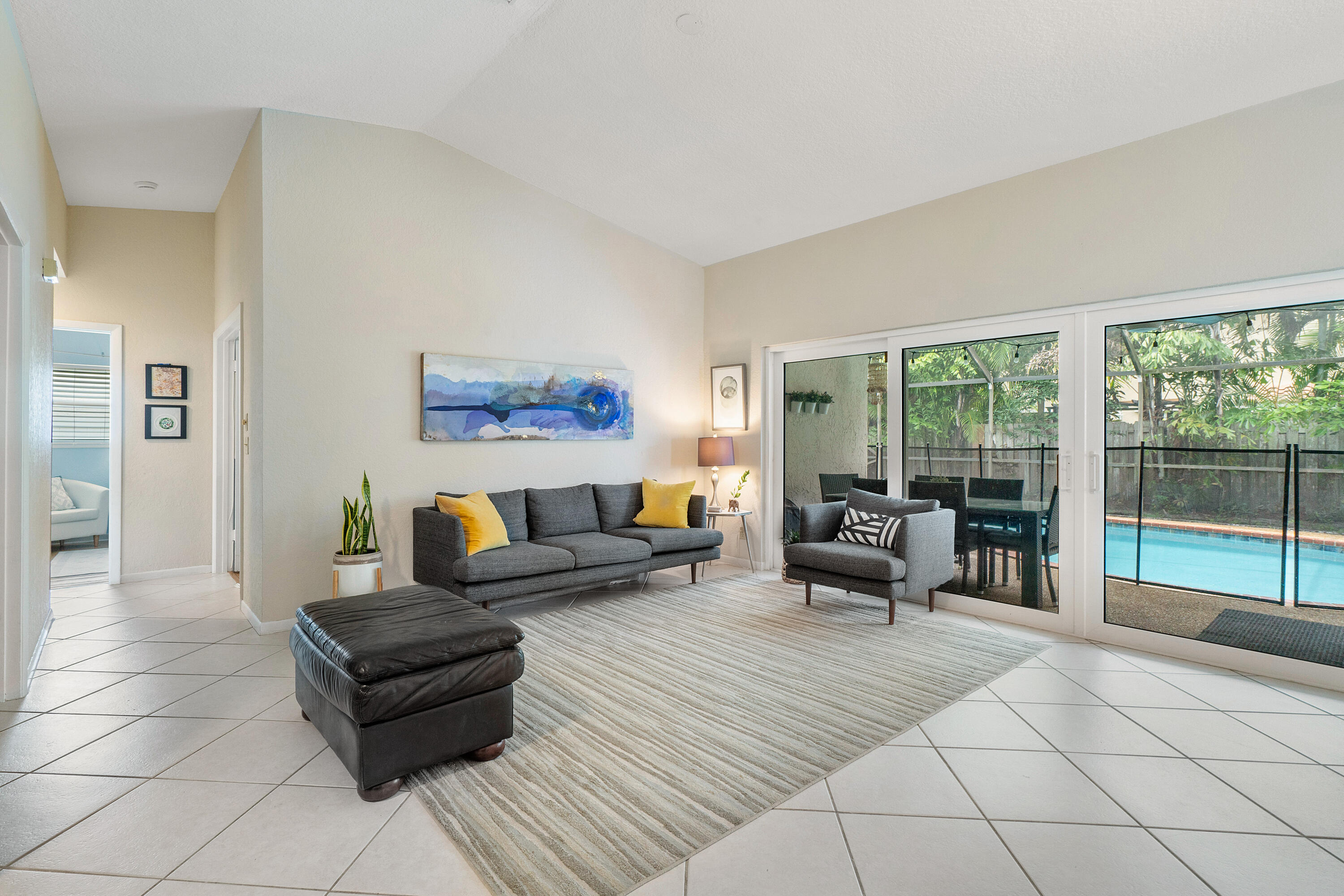 7318 Texas Trail Boca Raton, FL 33487 - Photo 6 of 36 006-7318TexasTrail-BocaRaton-FL-33487-FU