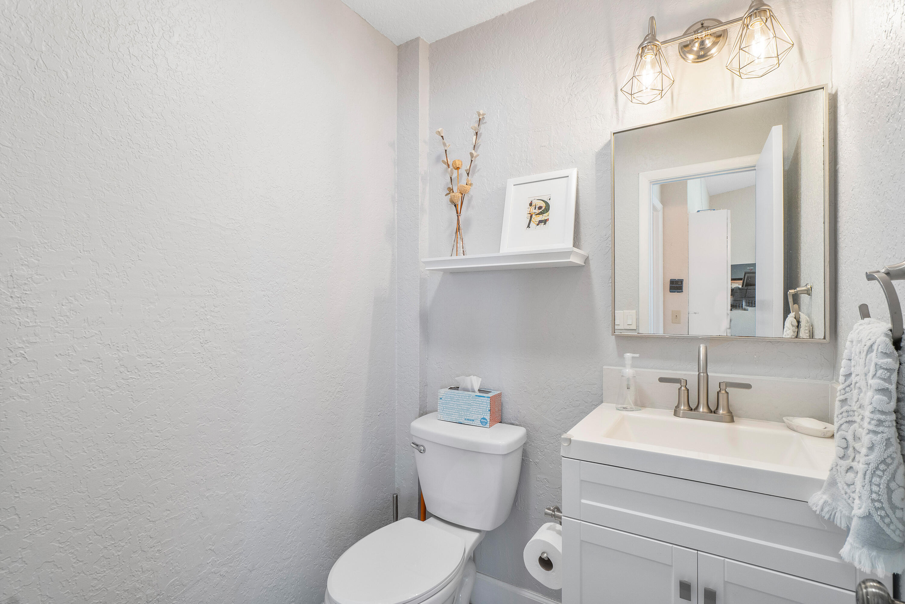7318 Texas Trail Boca Raton, FL 33487 - Photo 8 of 36 008-7318TexasTrail-BocaRaton-FL-33487-FU