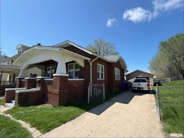 $84,900 | 213 South Burr Boulevard, Kewanee, IL 61443