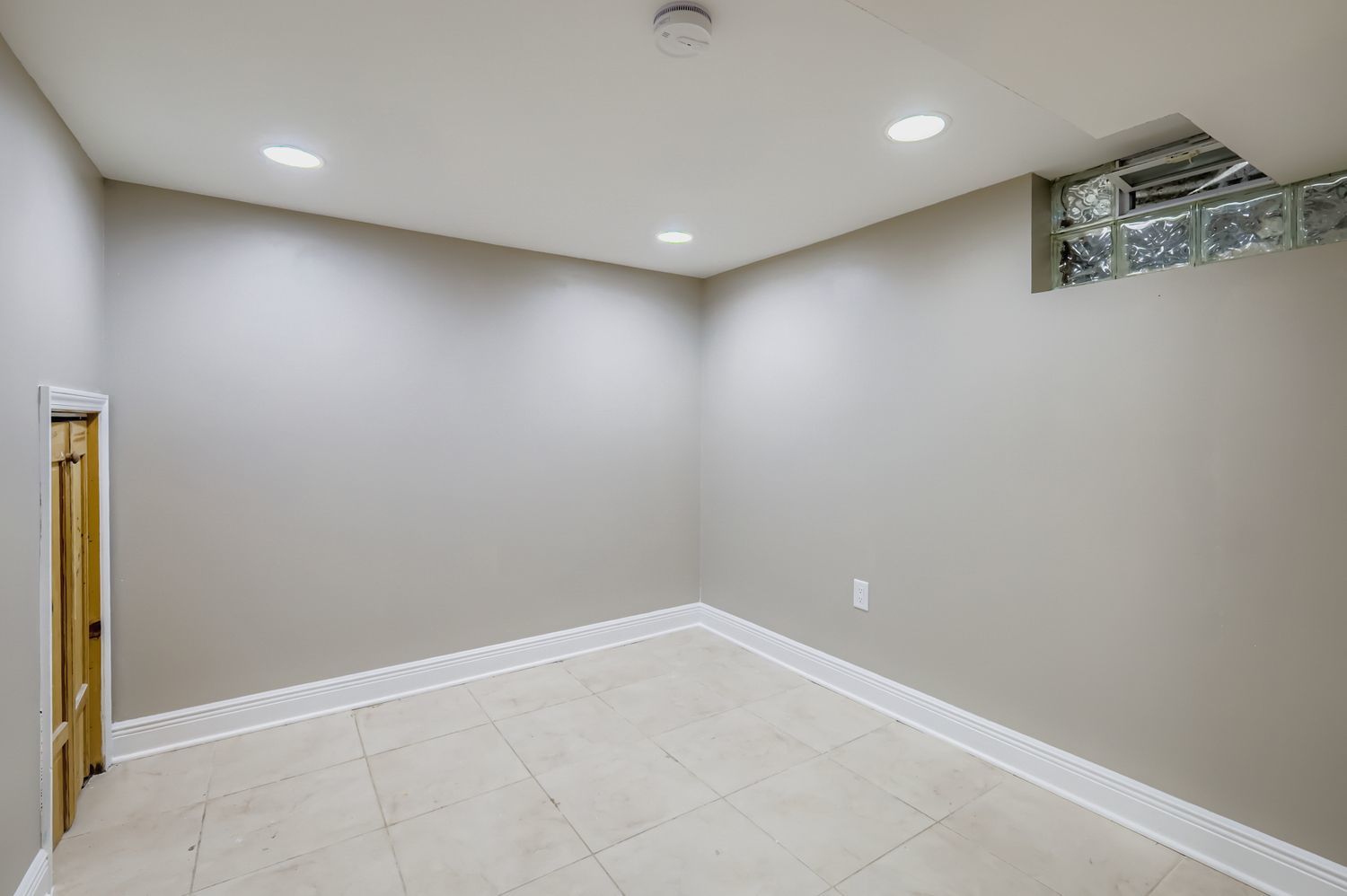 2131 Ash Street, Unit G Des Plaines, IL 60018 - Photo 14 of 16