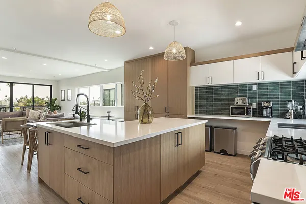 $59,950 | 811 North Harvard Boulevard, Unit ALL, Los Angeles, CA 90029
