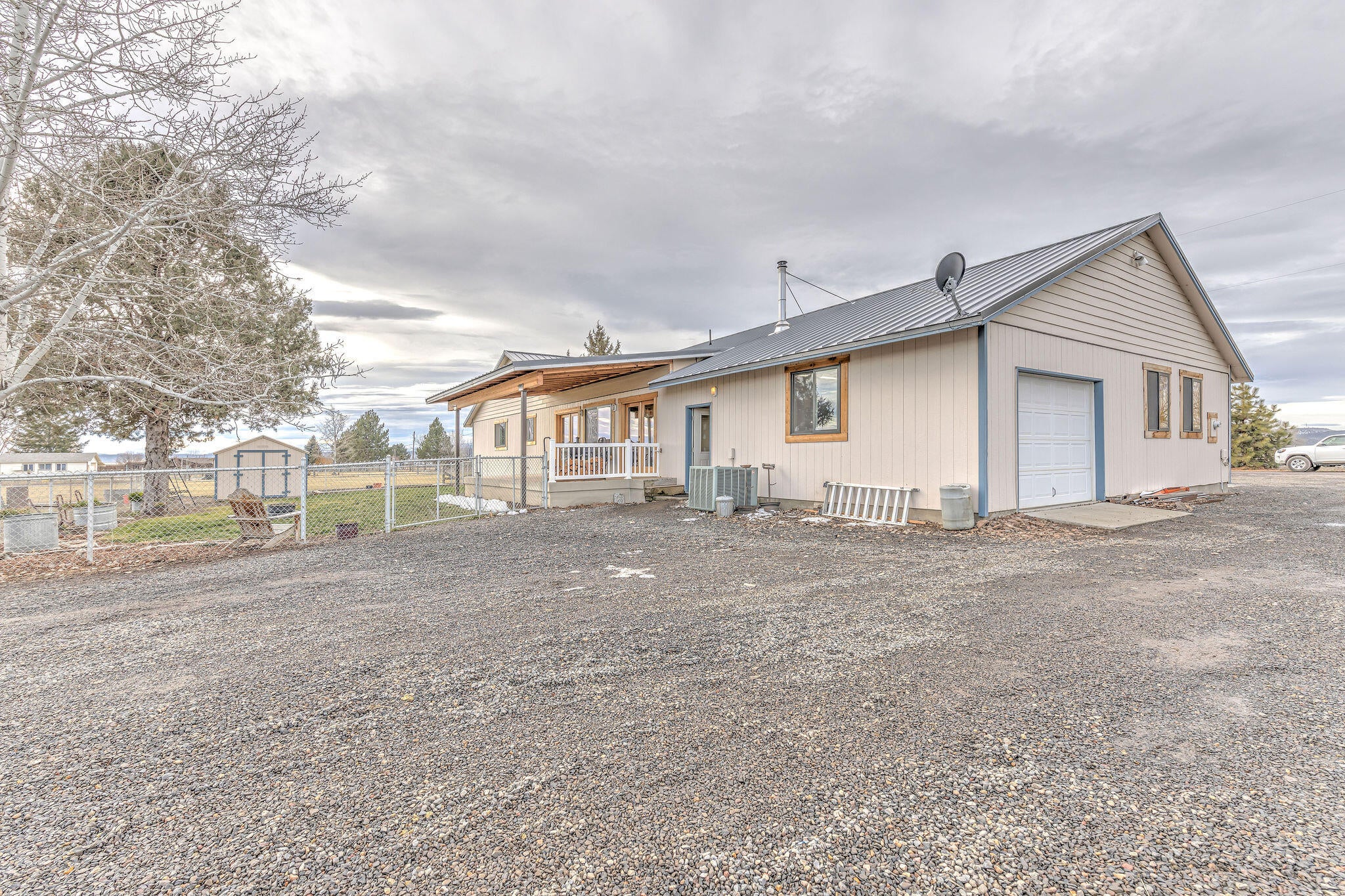 7264 North Vista View Road Prineville, OR 97754 - Photo 23 of 47 090A2689_90_91_92_93