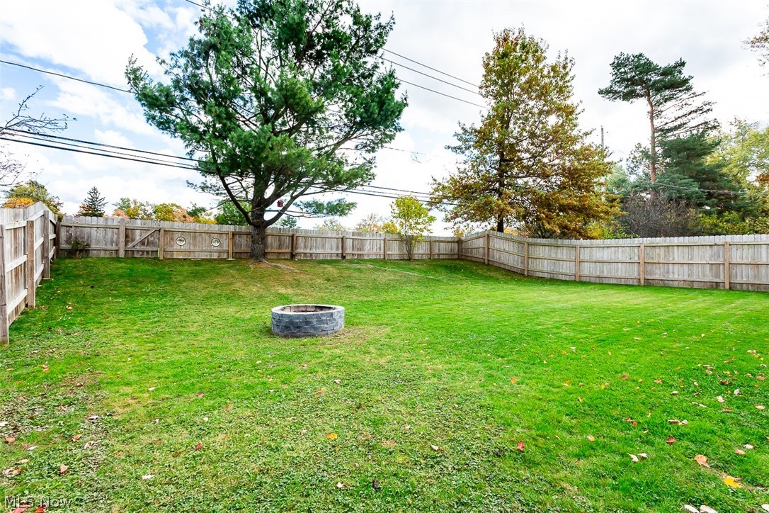 937 Learidge Road Cleveland, OH 44124 - Photo 5 of 27