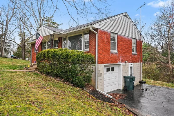 $250,000 | 100 Oak Drive, Dickson, TN 37055