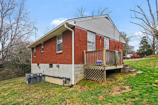 $250,000 | 100 Oak Drive, Dickson, TN 37055