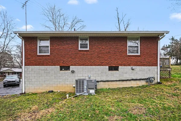 $250,000 | 100 Oak Drive, Dickson, TN 37055