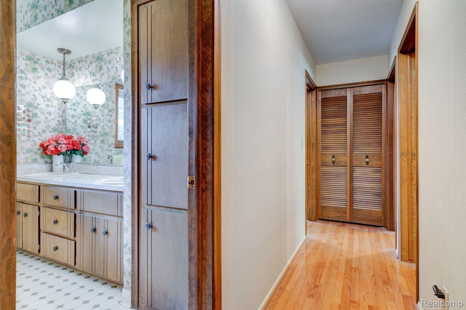 2240 Munster Road Rochester, MI 48309 - Photo 13 of 25 M13.jpeg