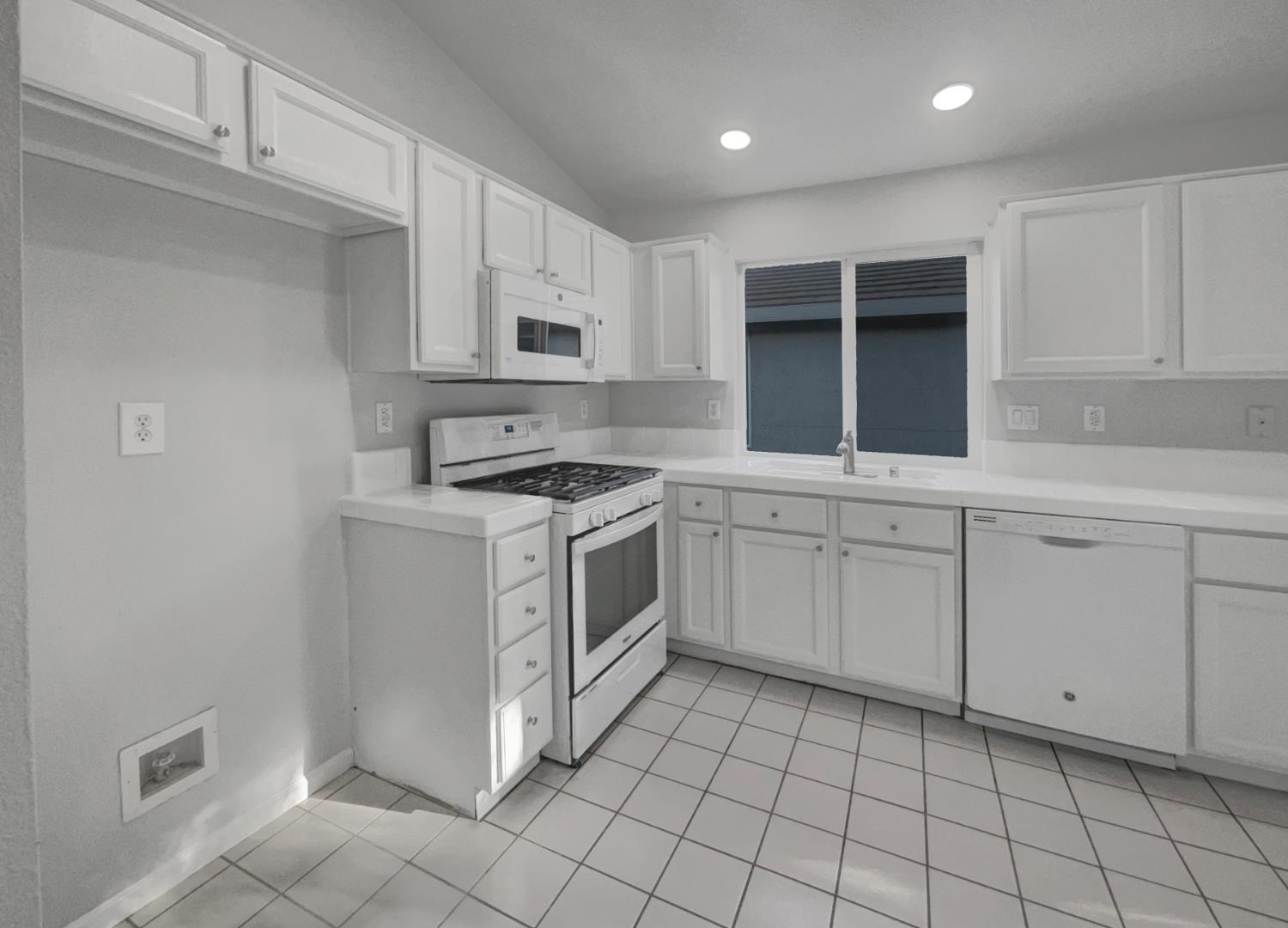 1540 Pastal Way Davis, CA 95618 - Photo 25 of 35