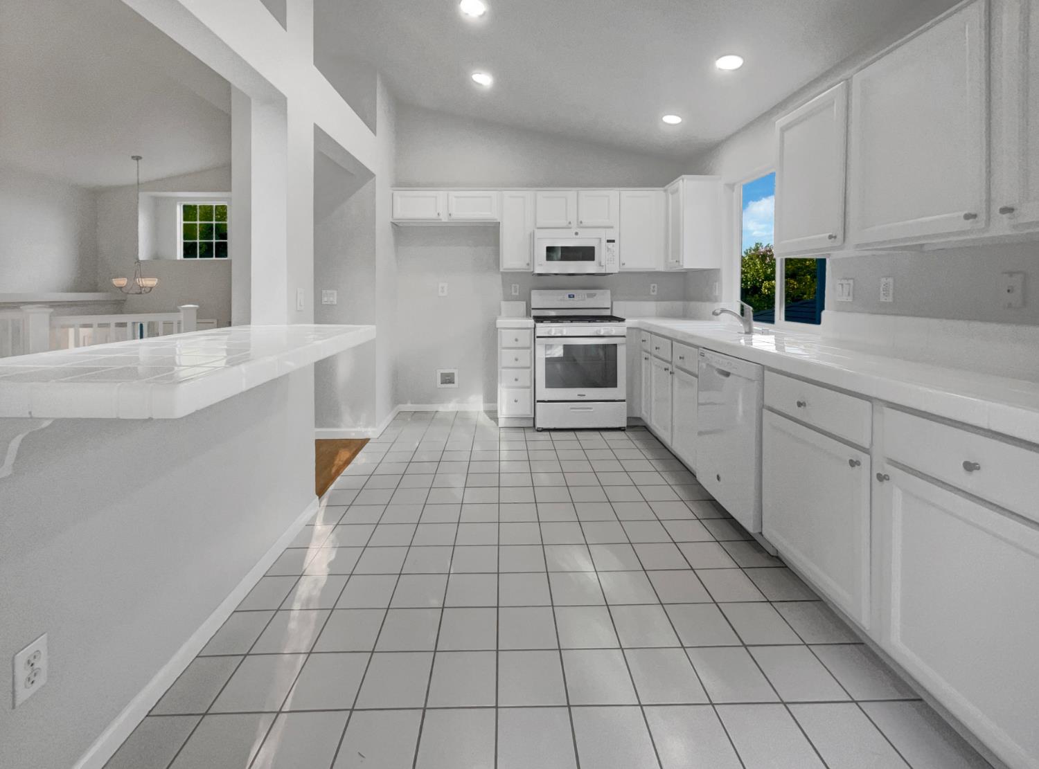 1540 Pastal Way Davis, CA 95618 - Photo 6 of 35