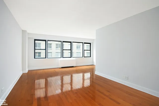 $595,000 | 520 East 81st Street, Unit 5A | Upper East Side
