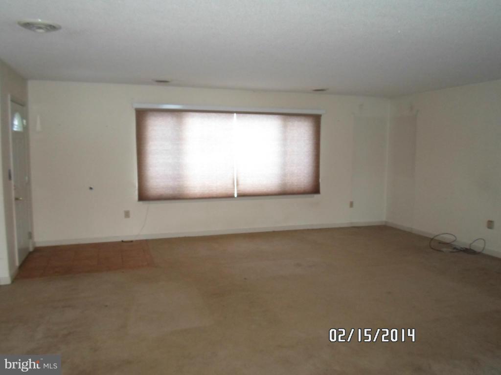 82 Game Trail Road Falling Waters, WV 25419 - Photo 3 of 15 Living Room