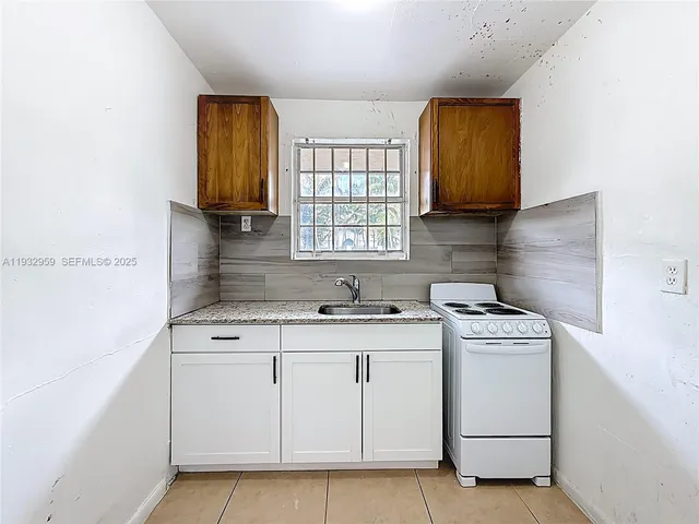 $1,300 | 3291 Northwest 132nd Terrace, Unit 5, Opa-Locka, FL 33054